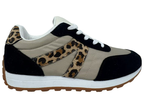 Joel Sneaker